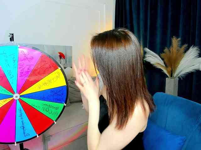 MakeYouHappy webcam