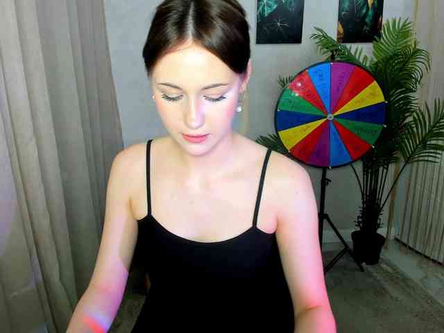 MakeYouHappy webcam
