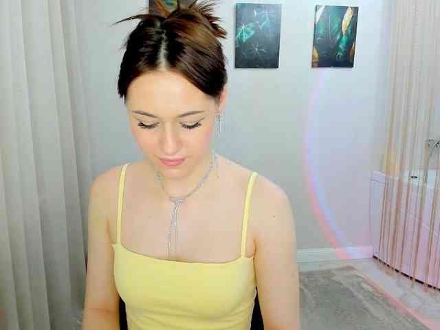 MakeYouHappy webcam