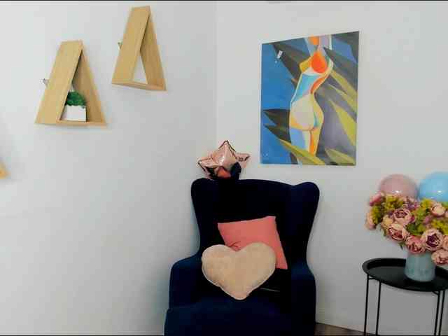 MakeYouHappy webcam