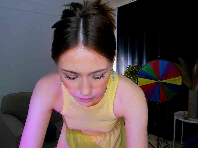 MakeYouHappy webcam
