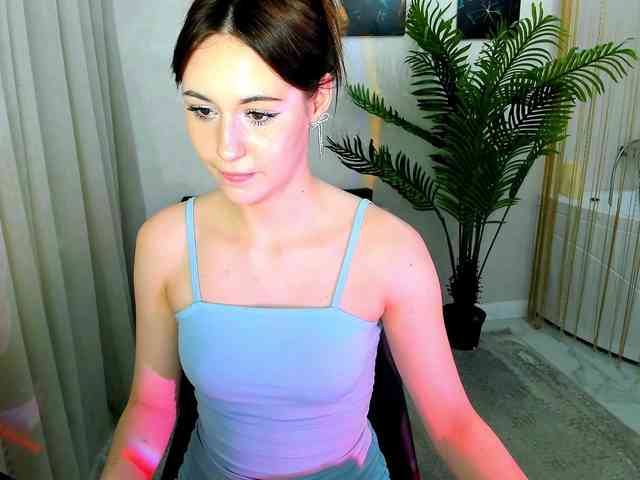 MakeYouHappy webcam