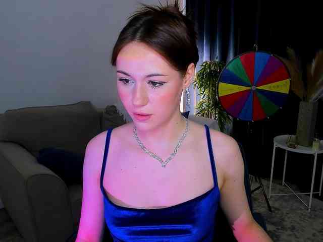 MakeYouHappy webcam