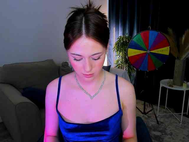MakeYouHappy webcam