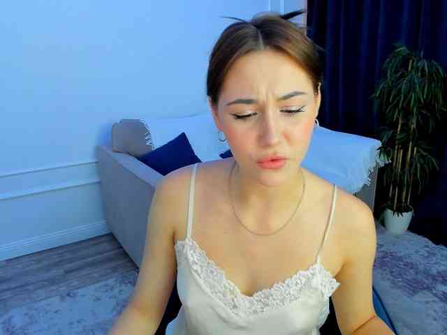 MakeYouHappy webcam