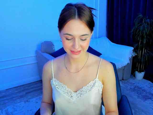 MakeYouHappy webcam
