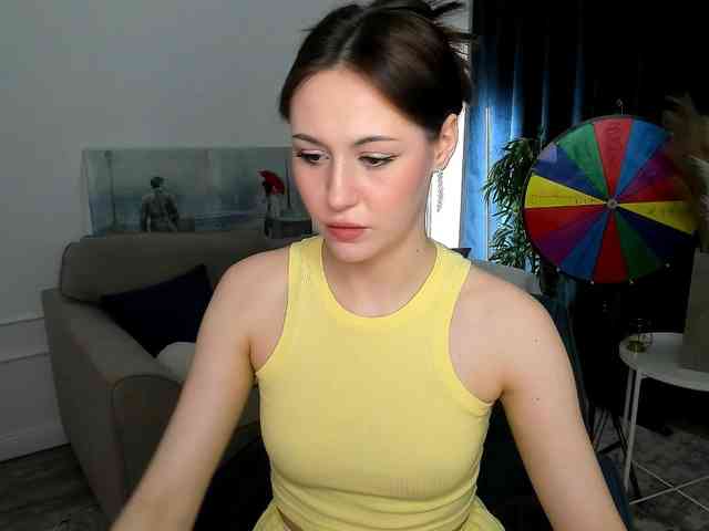 MakeYouHappy webcam
