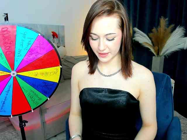 MakeYouHappy webcam