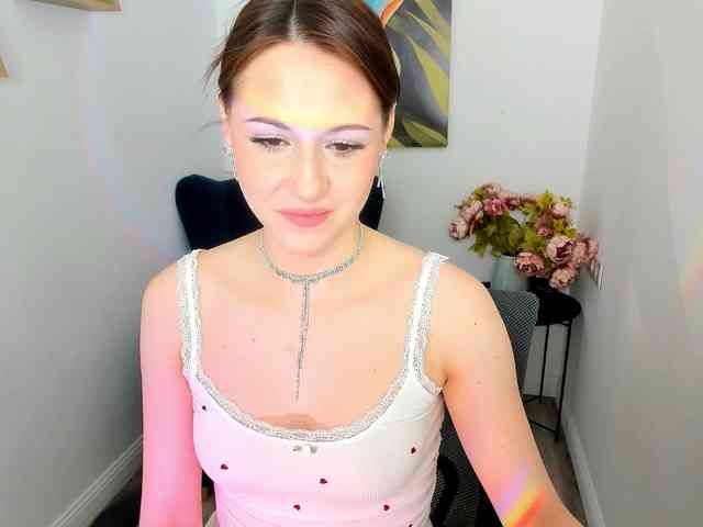 MakeYouHappy webcam