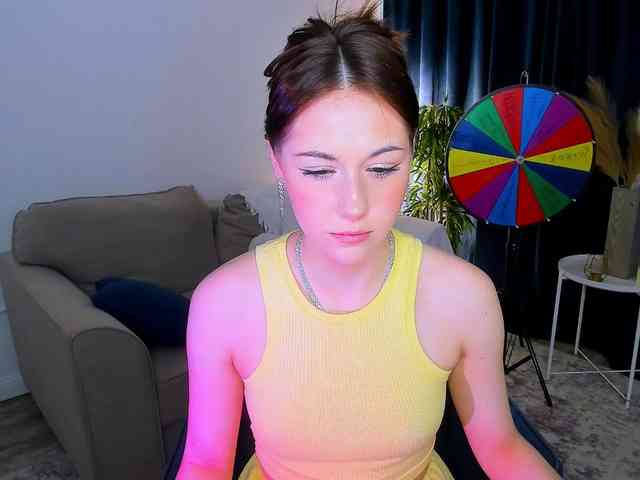 MakeYouHappy webcam