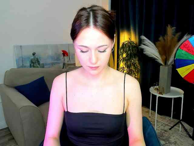 MakeYouHappy webcam