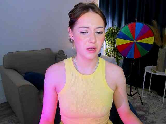 MakeYouHappy webcam