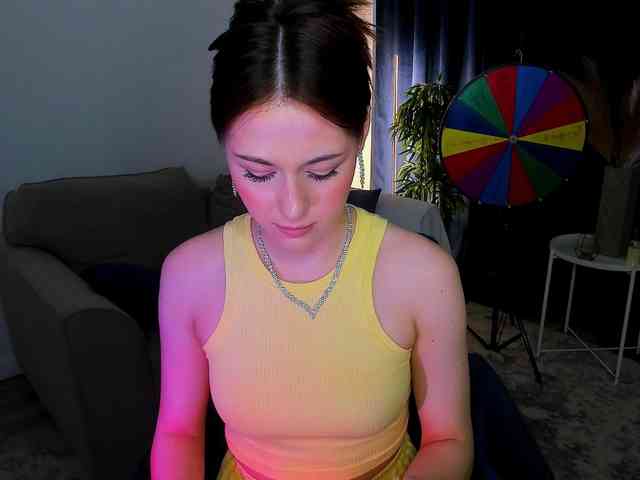 MakeYouHappy webcam