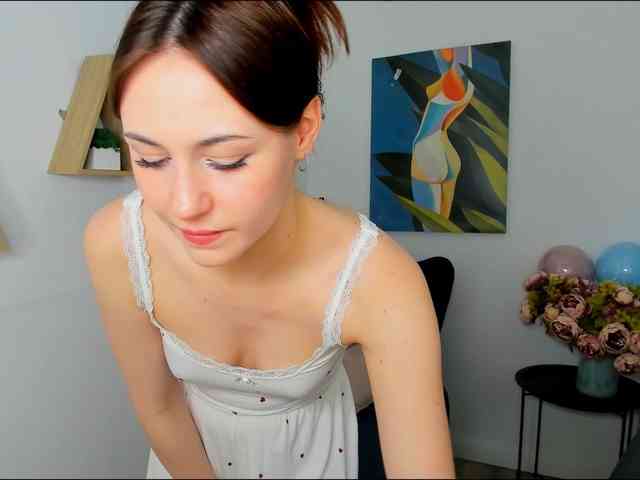 MakeYouHappy webcam