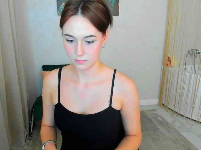 MakeYouHappy webcam