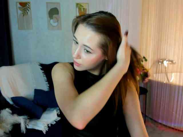 MakeYouHappy webcam