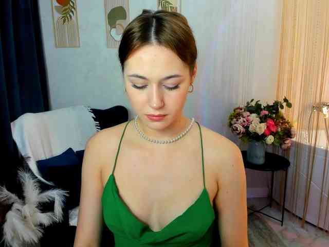 MakeYouHappy webcam
