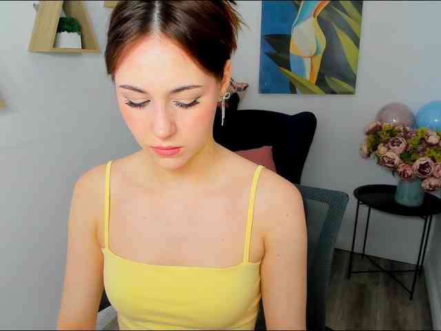 MakeYouHappy webcam