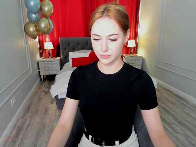 MakeYouHappy webcam
