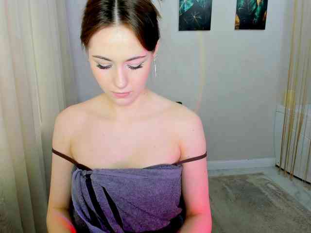 MakeYouHappy webcam