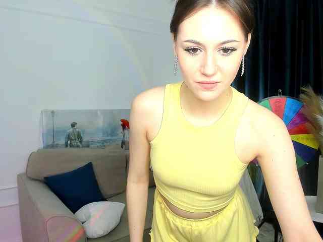 MakeYouHappy webcam