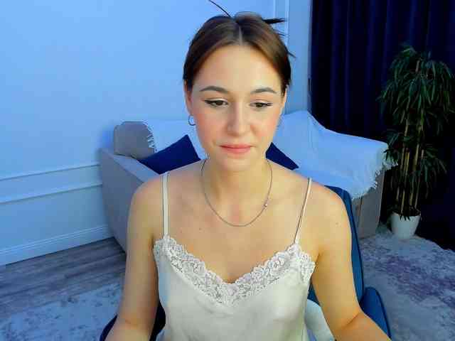 MakeYouHappy webcam