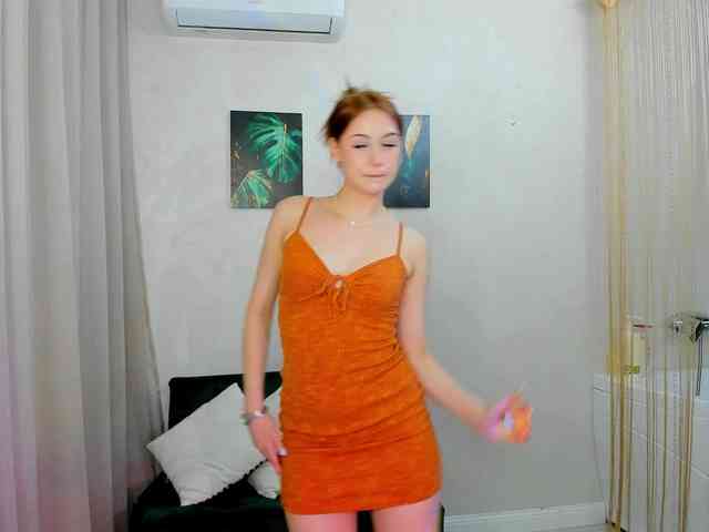 MakeYouHappy webcam