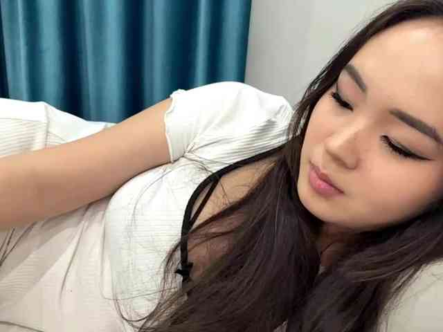 LatrishaAltigs webcam