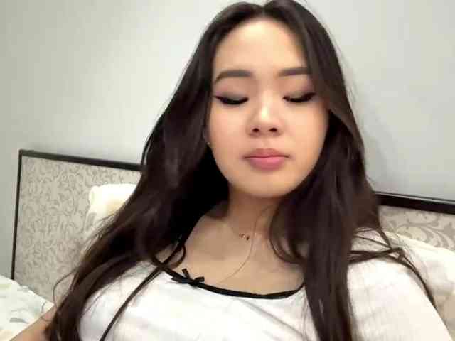 LatrishaAltigs webcam