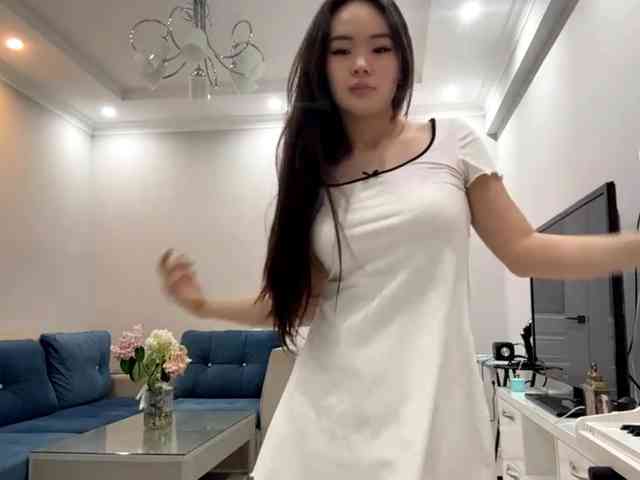 LatrishaAltigs webcam