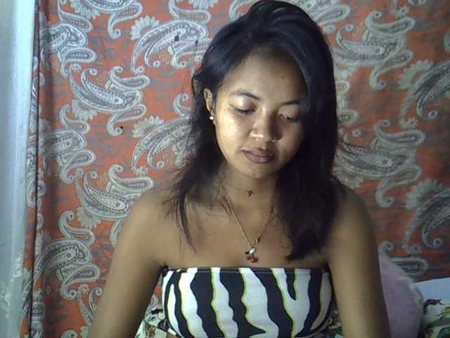 Nickylouama Live Cam and Statistics on UnifiedCams