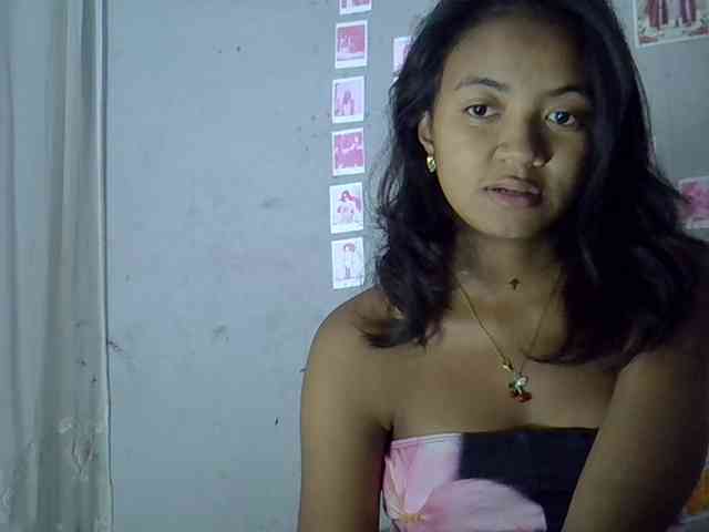 Nickylouama webcam