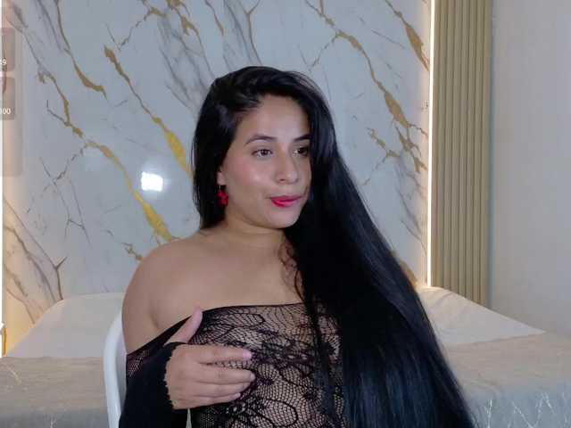 ZoeLonghair live cam on BongaCams