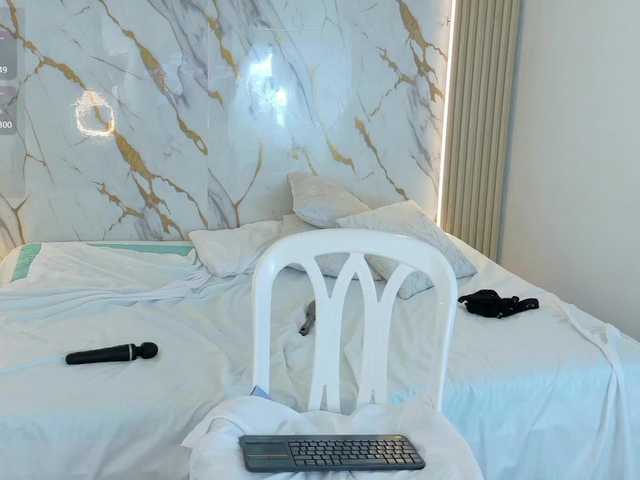ZoeLonghair live cam on BongaCams