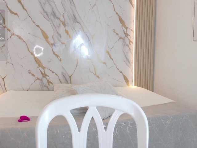 ZoeLonghair live cam on BongaCams