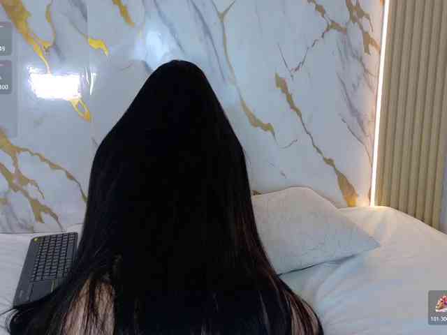 ZoeLonghair webcam