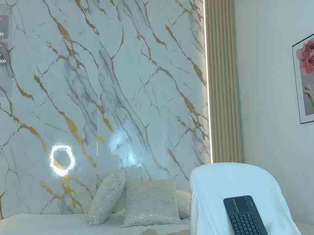 ZoeLonghair webcam