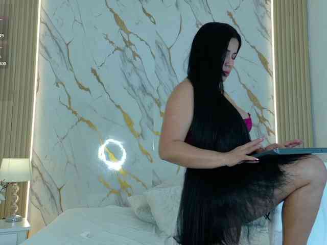ZoeLonghair webcam