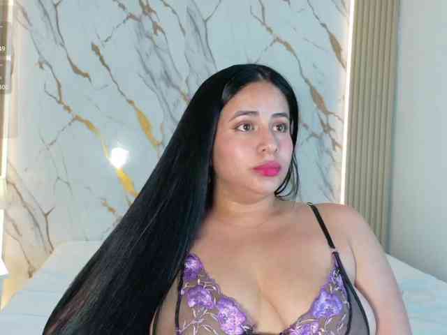 ZoeLonghair webcam