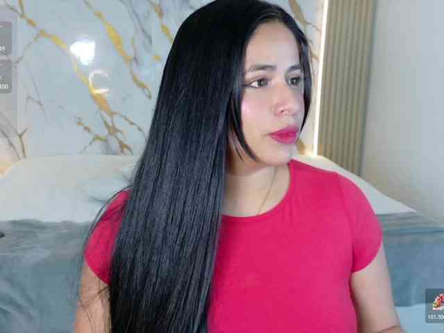 ZoeLonghair webcam