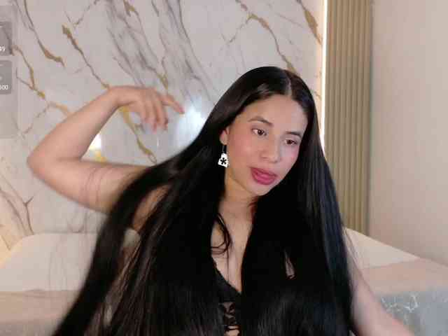 ZoeLonghair webcam