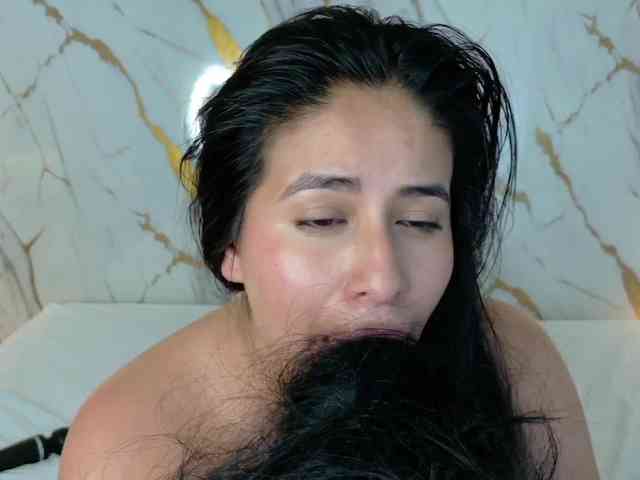 ZoeLonghair webcam