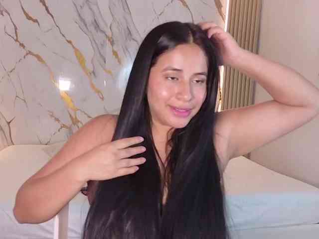ZoeLonghair webcam