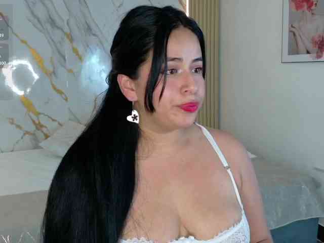 ZoeLonghair webcam