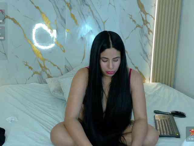 ZoeLonghair webcam