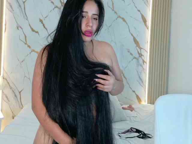 ZoeLonghair webcam