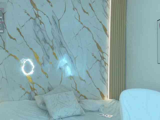 ZoeLonghair webcam