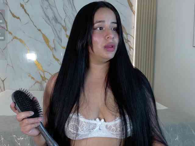 ZoeLonghair webcam