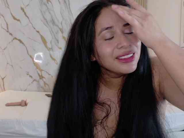 ZoeLonghair webcam