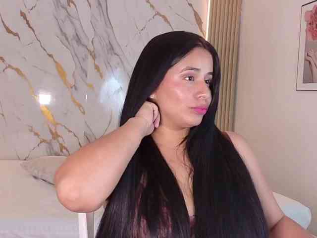 ZoeLonghair Live Webcam on BongaCams